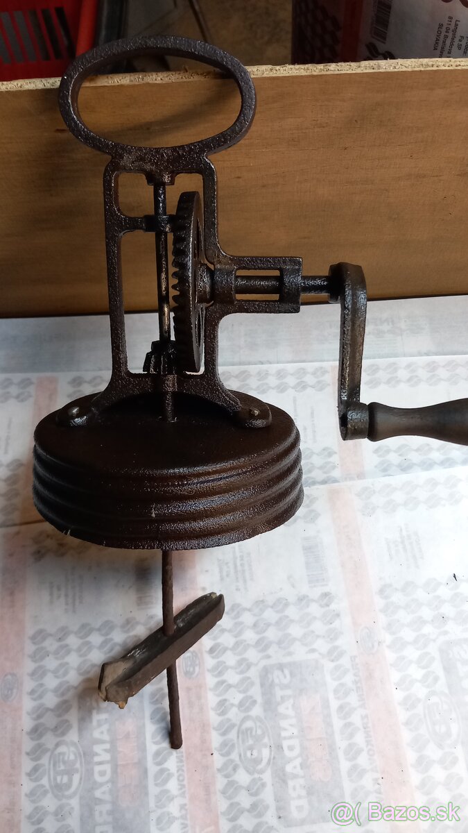 Starožitný liatinový mixér - 3