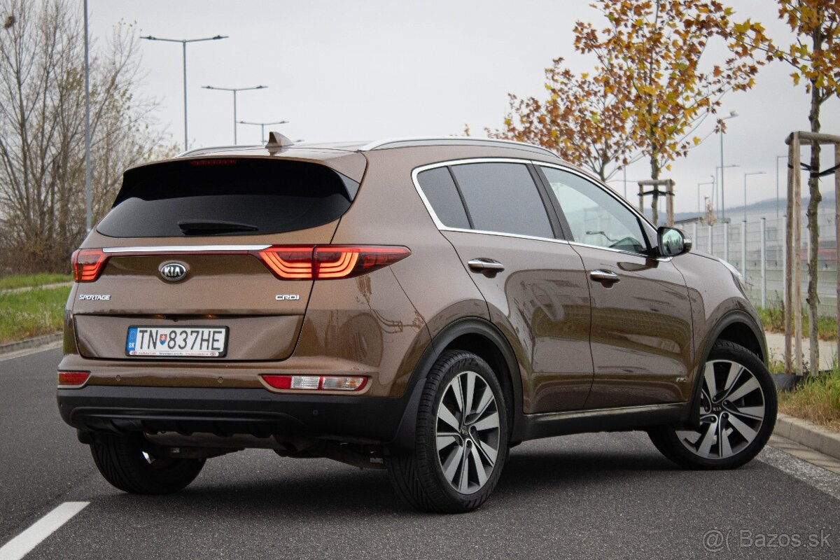 Kia Sportage 2.0 CRDi AWD M6 GOLD - 3