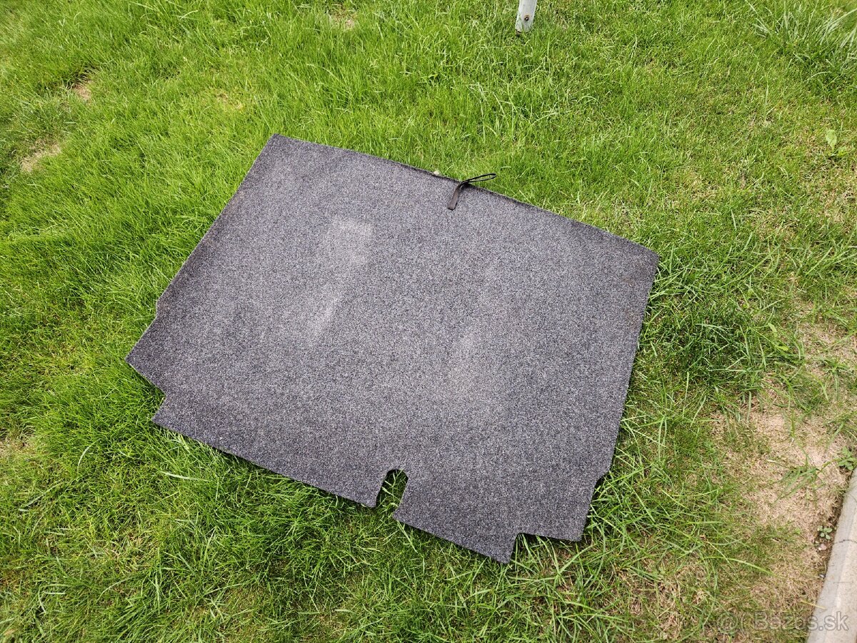 Golf 5 zadna stena, plech., dno kufra to plstenne - 3