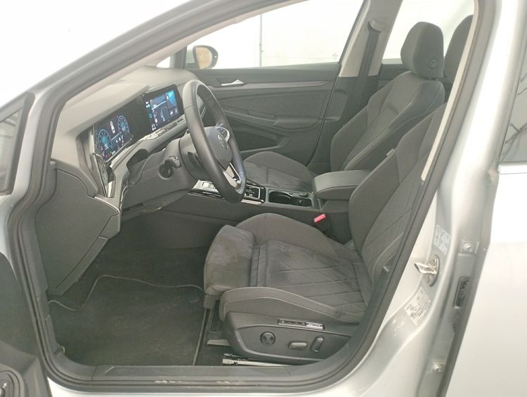 VW Golf Variant 1,5 eTSI DSG Style - rok 2024 - 3