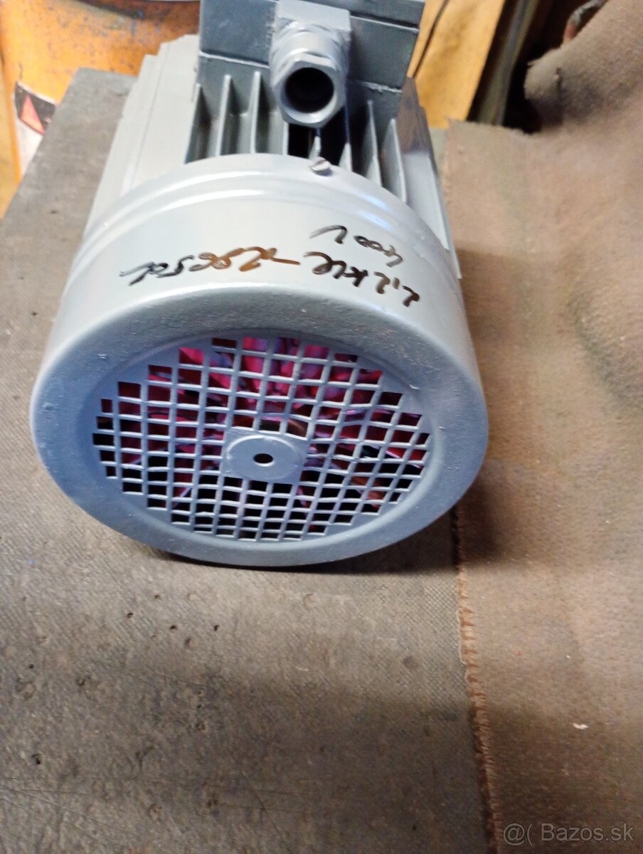 Predám elektromotor na 380- 400V. - 3