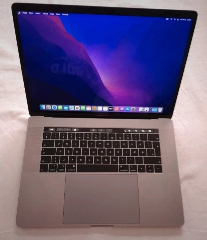 Macbook Pro Retina 15 2018 i7 Cena 470€ - 3