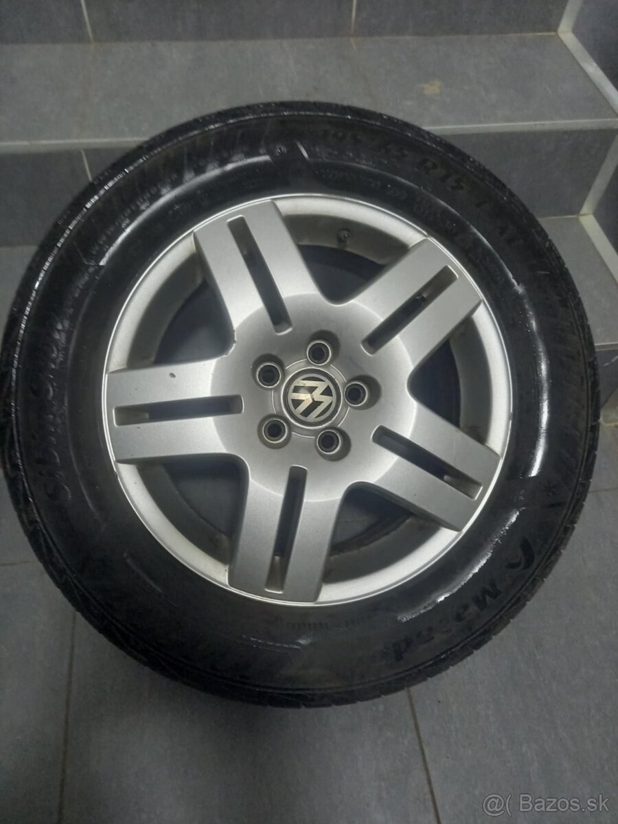 originál disky r15 Volkswagen 4 na zimných pneumatikách - 3