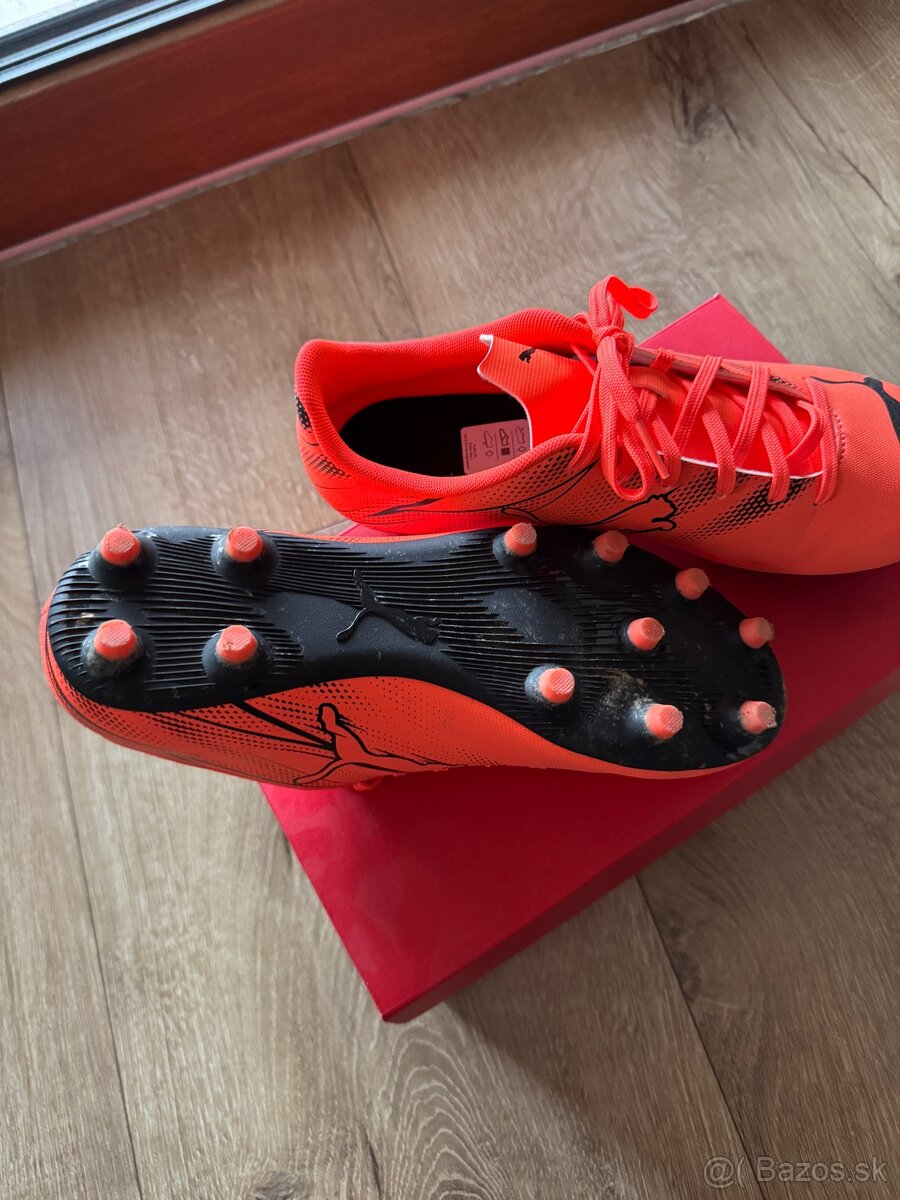 Nove kopacky Puma Attacanto velkost 41 - 3