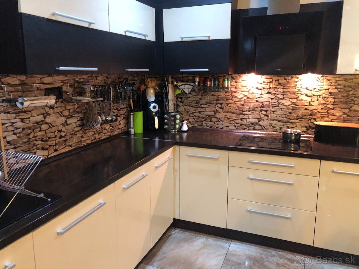 Kuchynská linka do L - 3