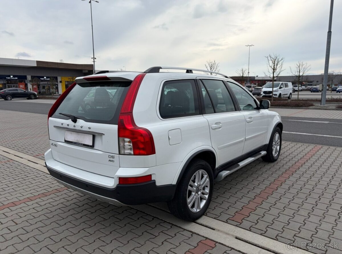 Volvo XC90 D5 AWD ČR 7 MÍST - 3