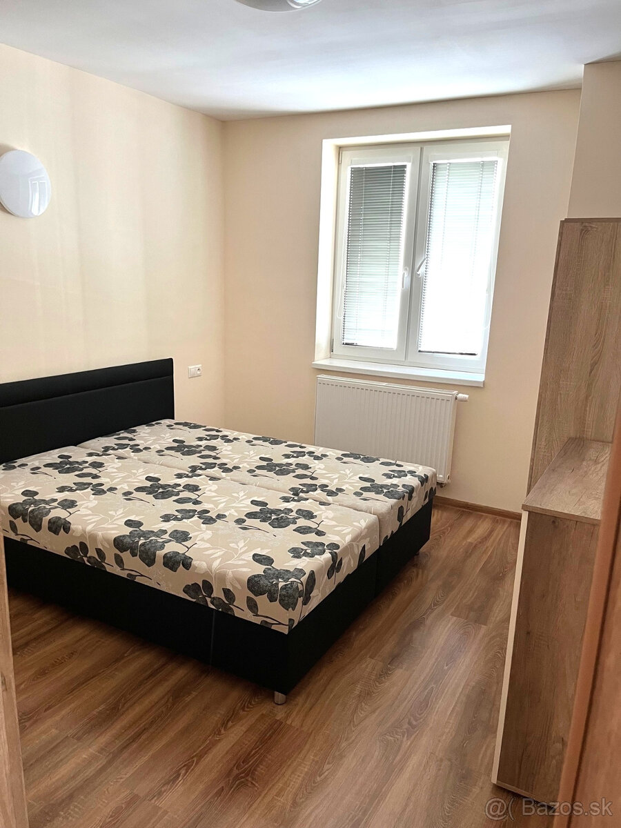 PREDAJ MENŠÍ 3 - IZBOVÝ BYT UL. KAMENNÁ - 3