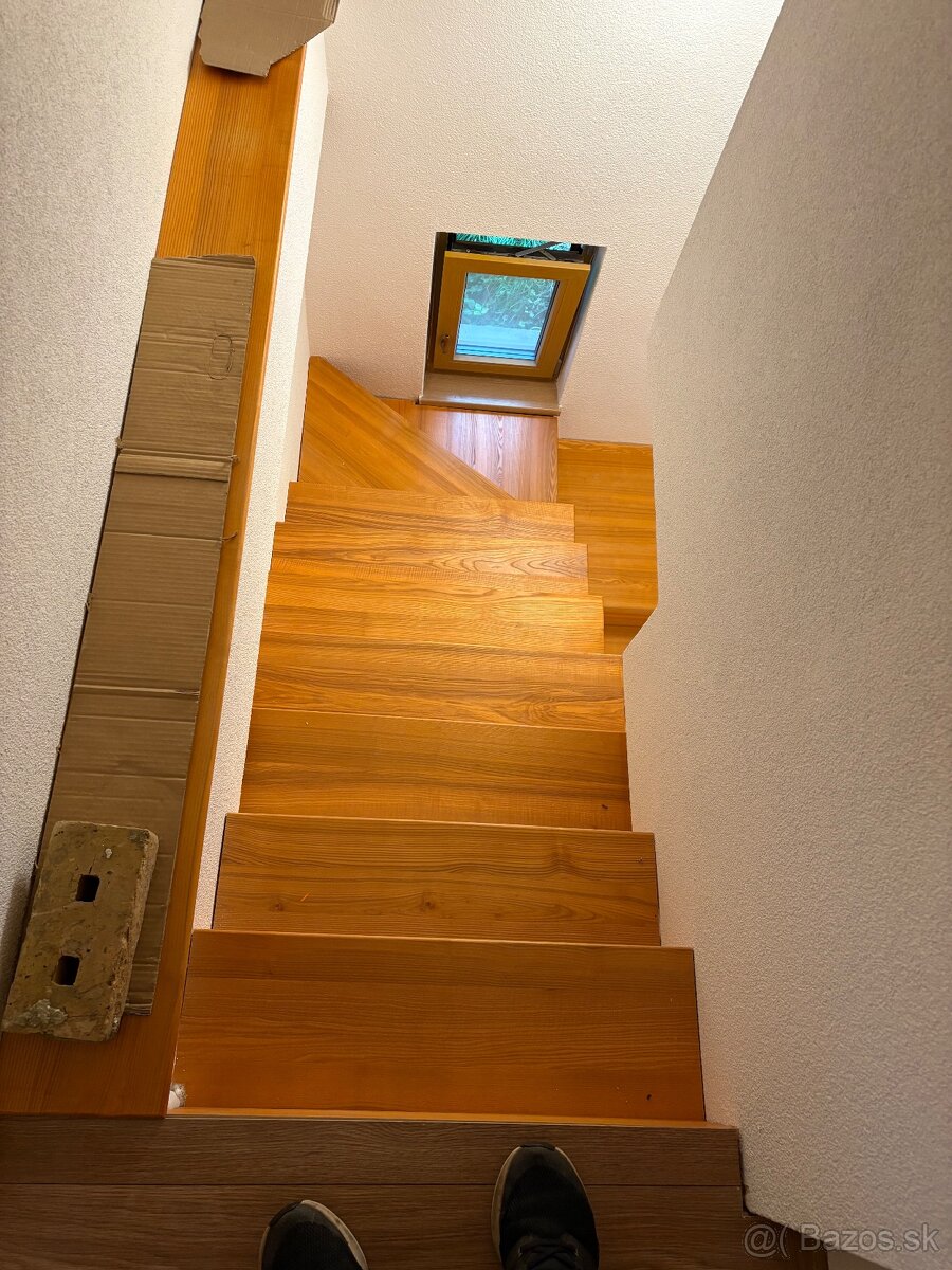 Masívny nábytok, stoly, dvere, schodiskové stupne – výroba a - 3