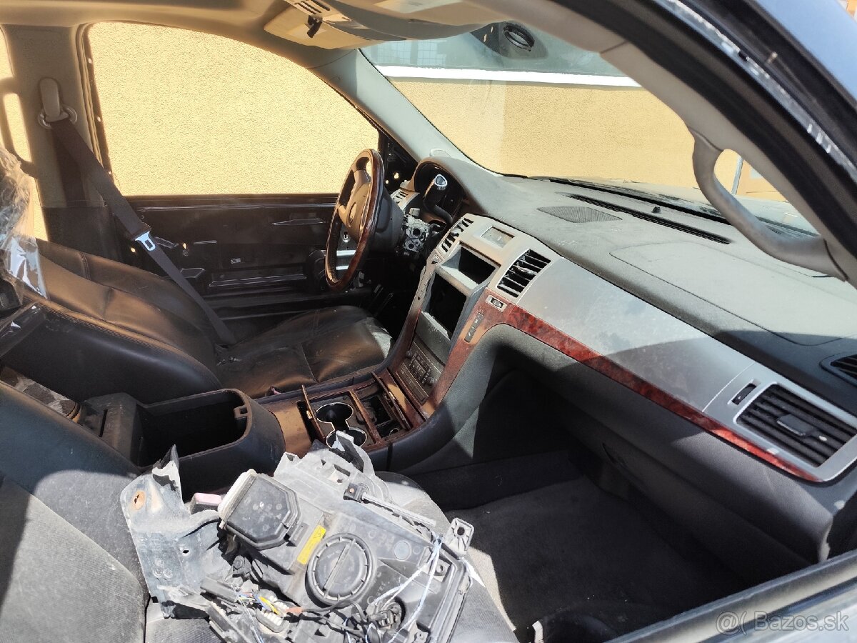 Cadillac Escalade - 3