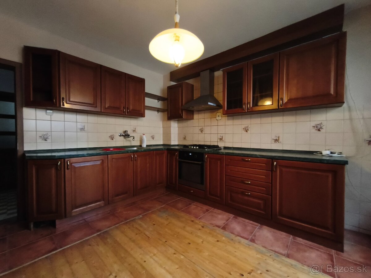 Predám komplet kuchynskú linku -250€ - 3