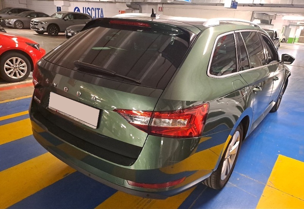 Škoda Superb 2021 2.0TDi zelený, VirtualCockpit, odpočet DPH - 3