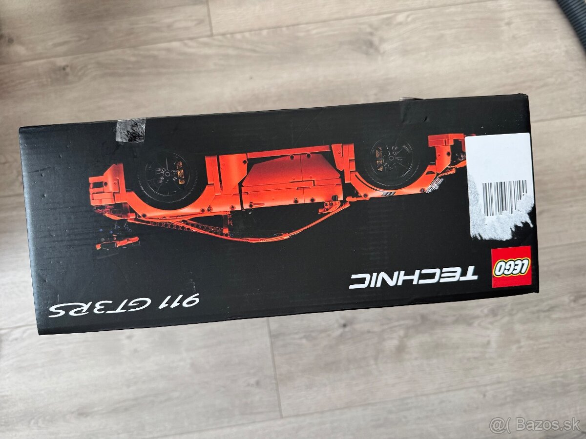 LEGO Technic Porsche 911 GT3 RS - 3