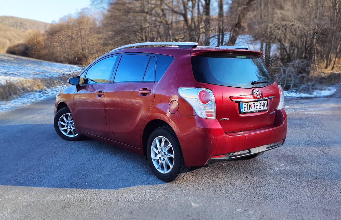 Toyota Verso 1.8 Active benzín CVT automat - 3