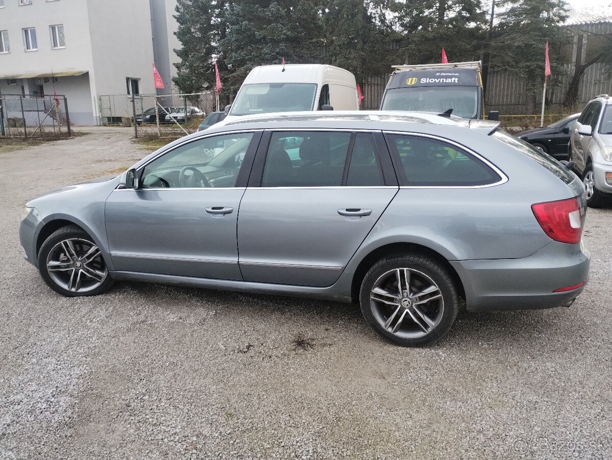 Škoda Superb Combi 2.0 TDI CR 170k Elegance DSG - 3