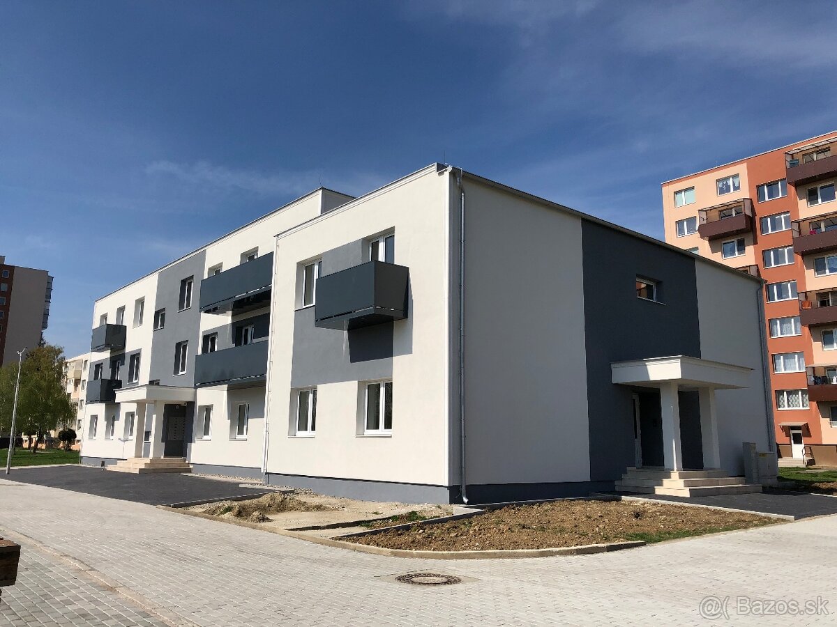 2 izb byt ,s balkonom - 3