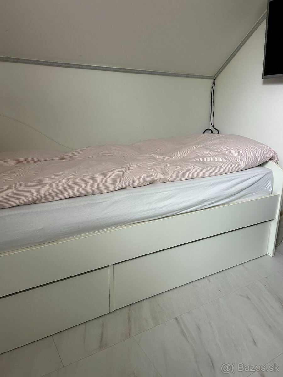 POSTEL S ČELOM - 3