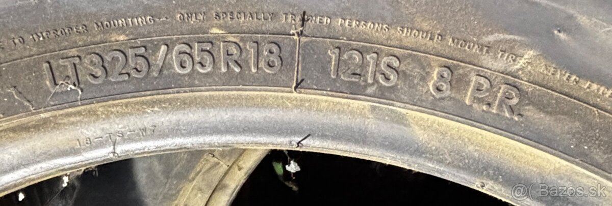 Pneumatiky LT 325/65 R18 121/118 S 8 PR