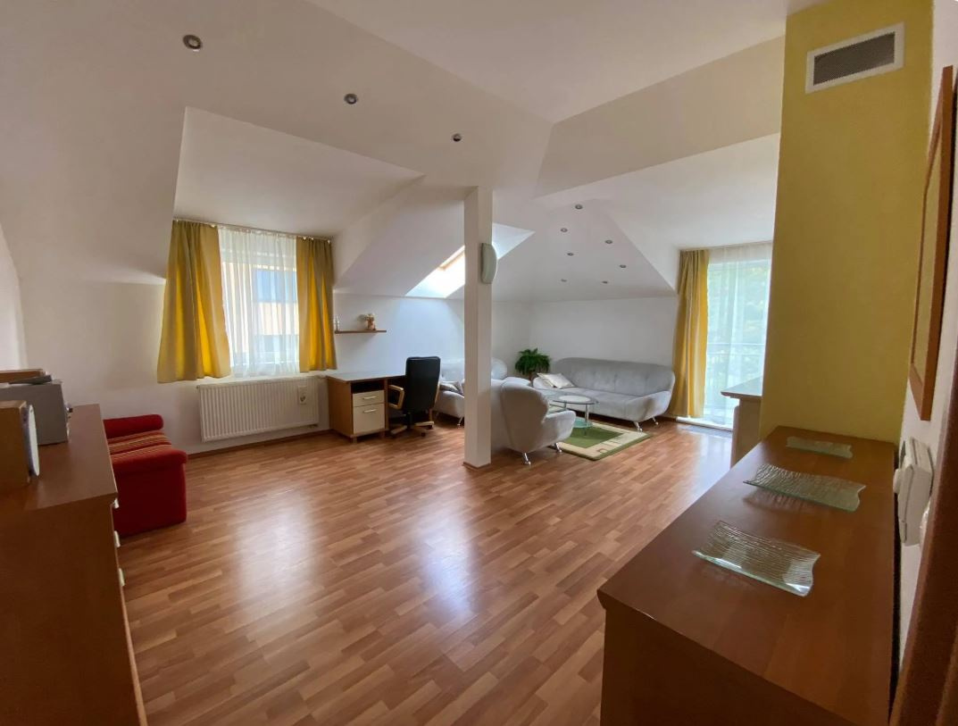 2 izbový byt s krásnym výhľadom na Perneckej ulici - 3