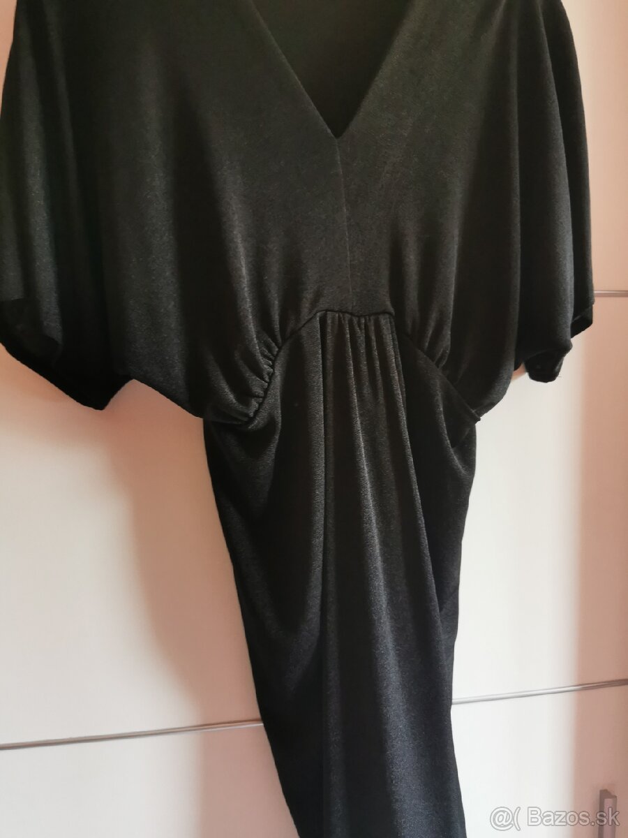 Čierne šaty s rozparkom - 3