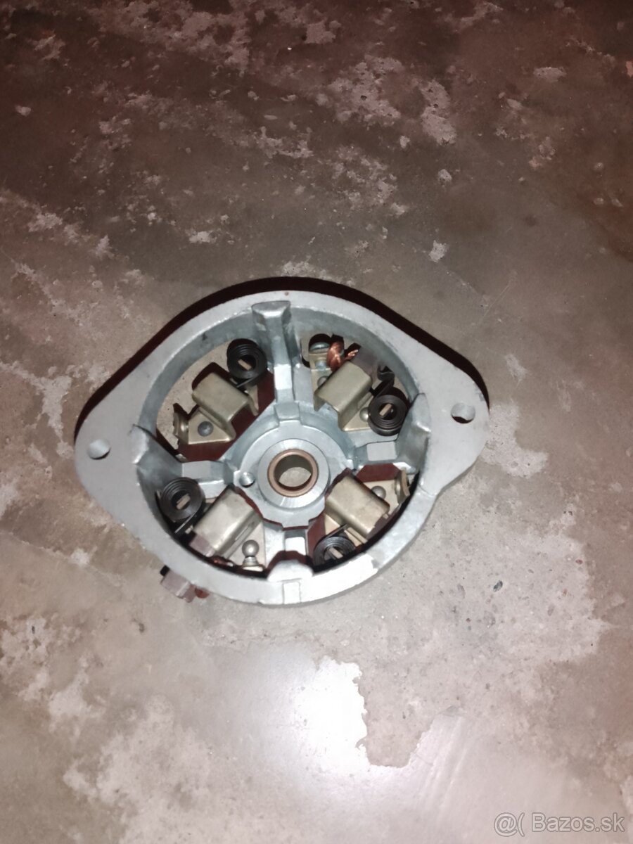 víko komutátorové startéru Škoda 120 - 3