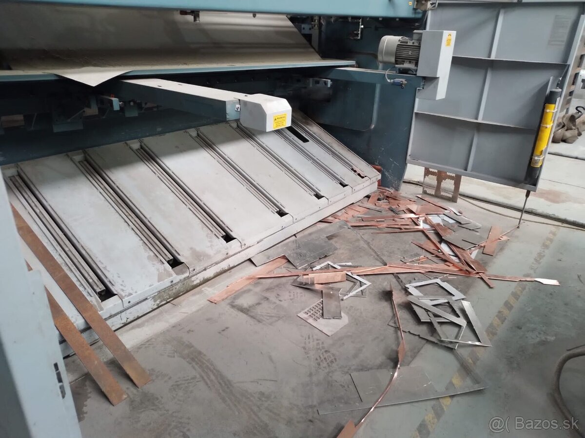 Nožnice tabuľové 3100x6 DURMA - 3