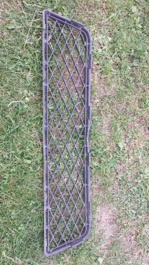 Nissan GTR R35, predám Výplň predného nárazníka (2 ks) - 3