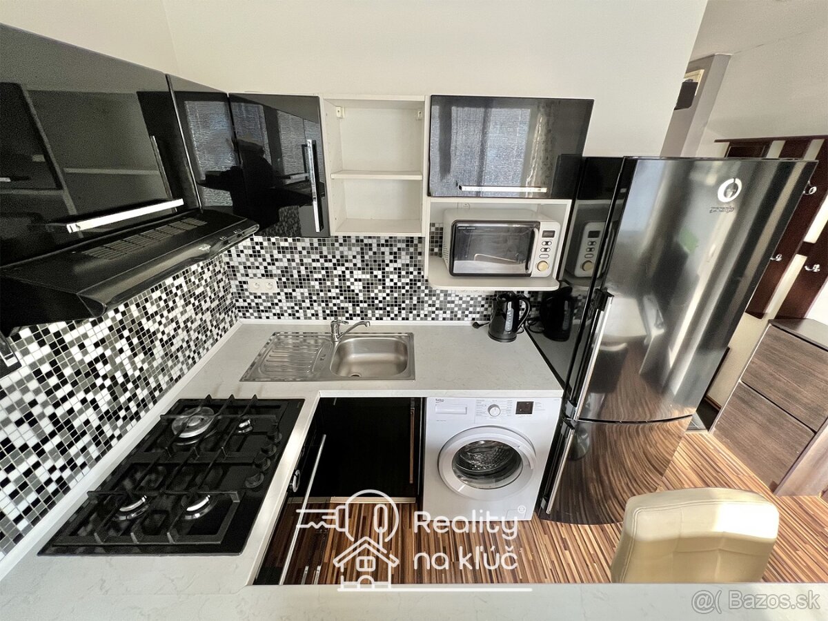 Na prenájom zrekonštruovaný, zariadený 1-izbový byt v NZ - 3