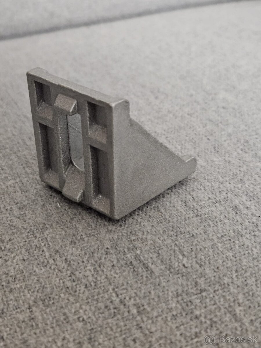 Hliníkové rohové úchyty GT206 - 3