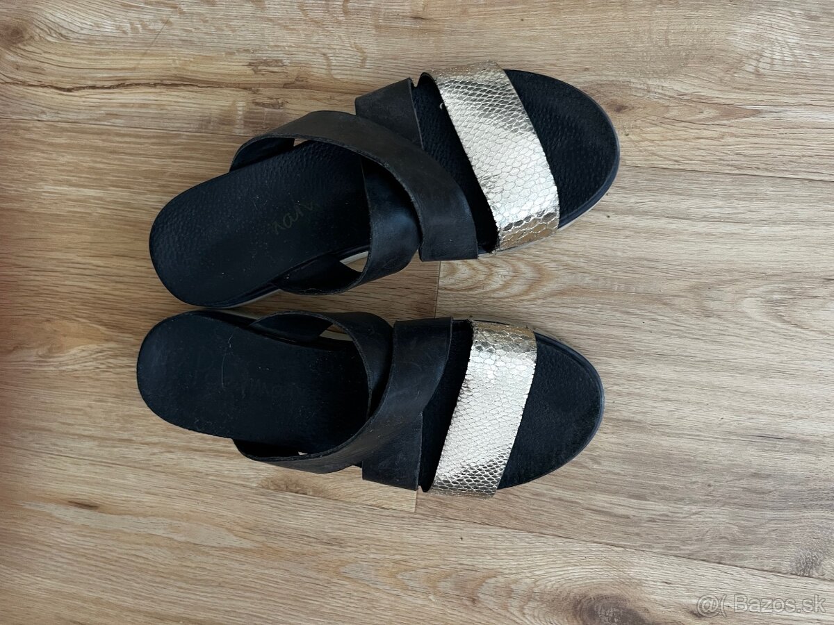 cierne kozenne slapky č. 39 - 3