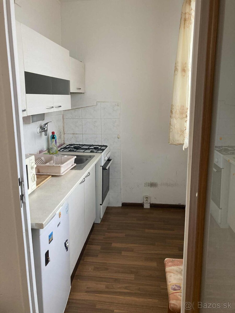 1-izb. byt v pôvodnom stave, Turgenevova - 3