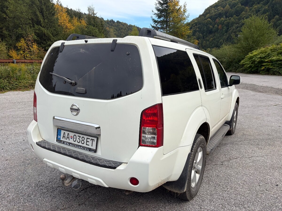 Nissan Pathfinder - 3