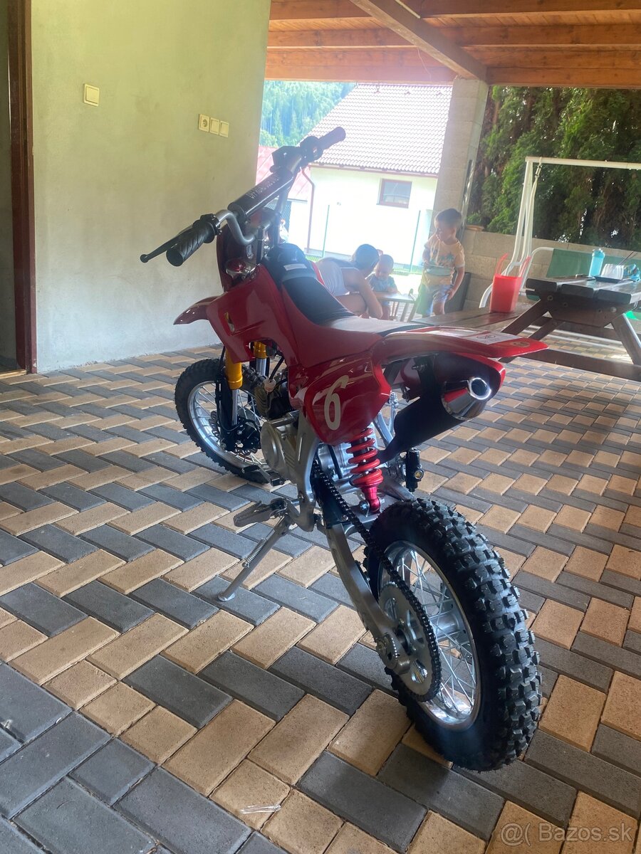 Pit bike