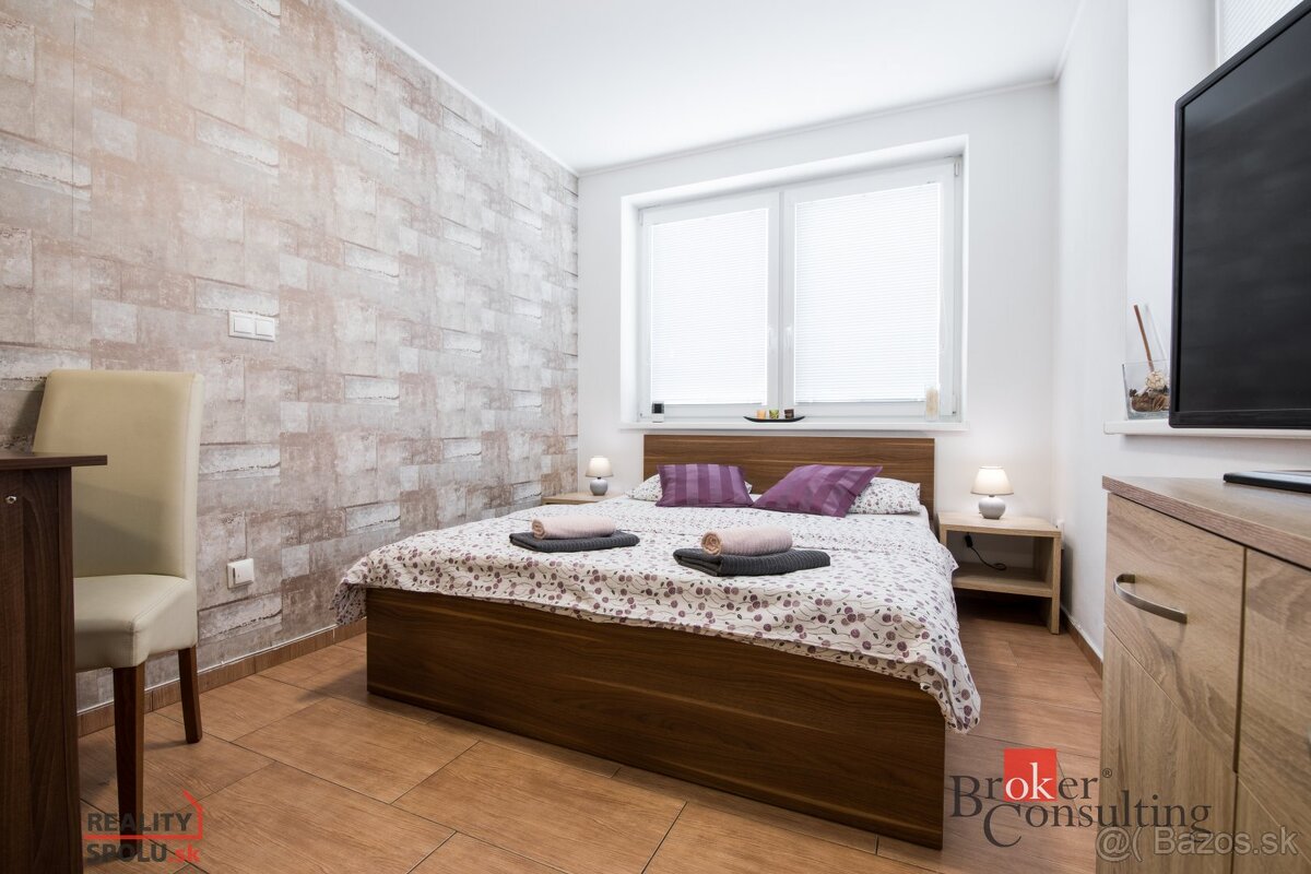BEŠEŇOVÁ / Predaj apartmánového domu / 2 samostatné jednotky - 3