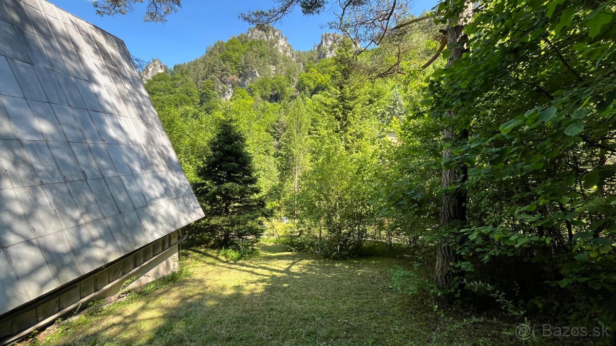 Chata s panoramatickým výhľadom na Súľovské skaly. - 3