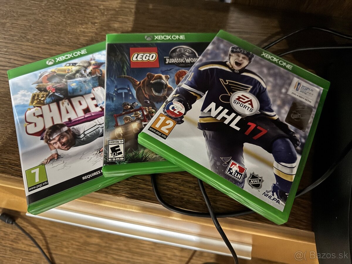 XBOX ONE S 1TB, 3x ovladac, Kinect a herny volant - 3