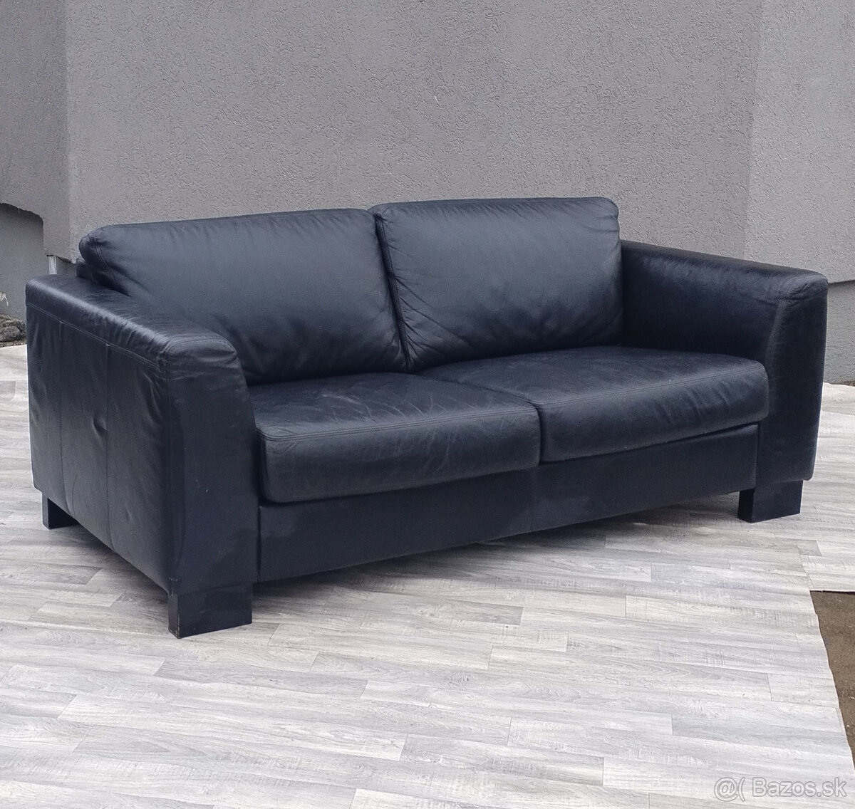Pohovka čierna kožená. - 3