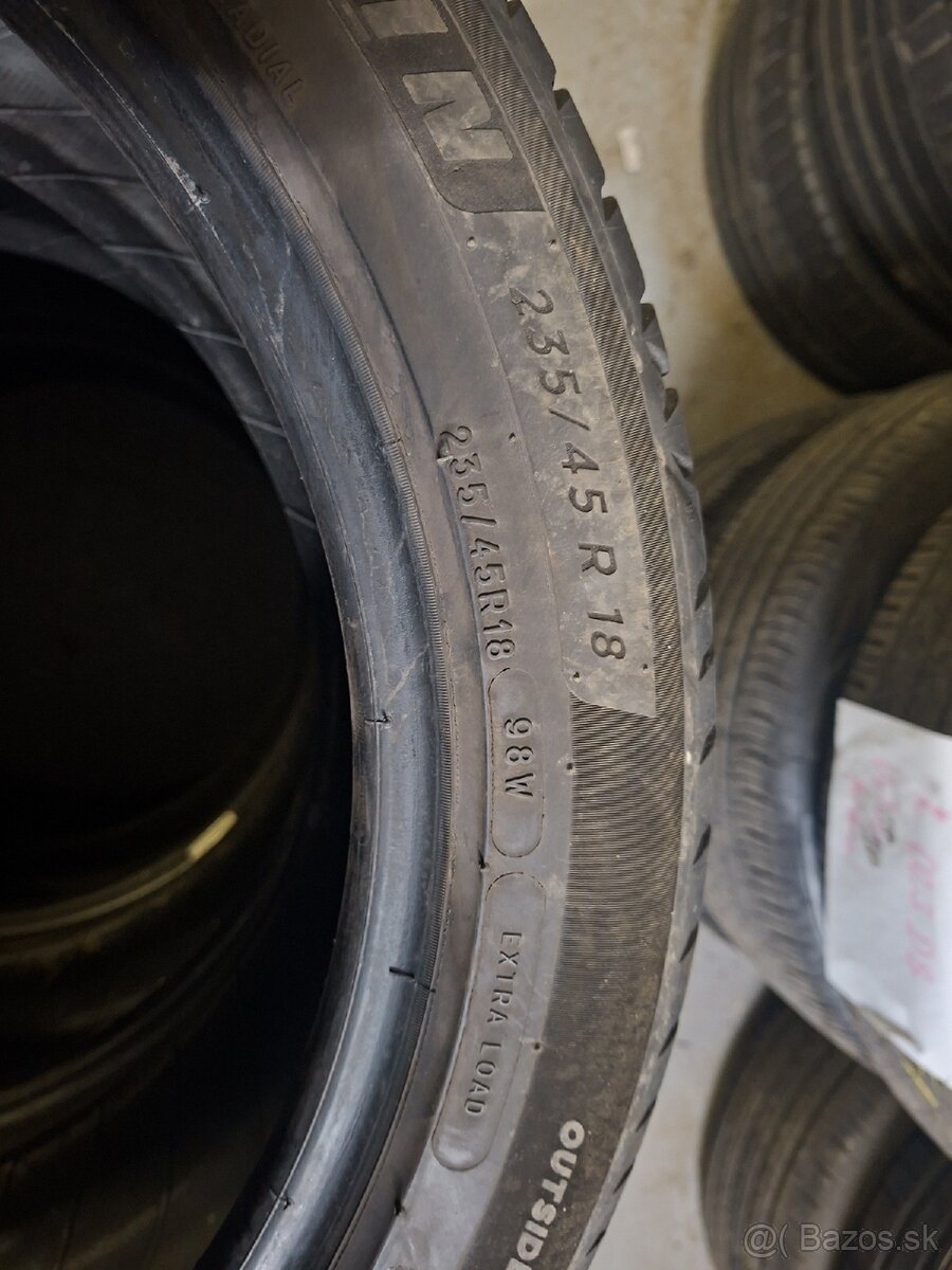 Michelin 235/45R18 98W - 3