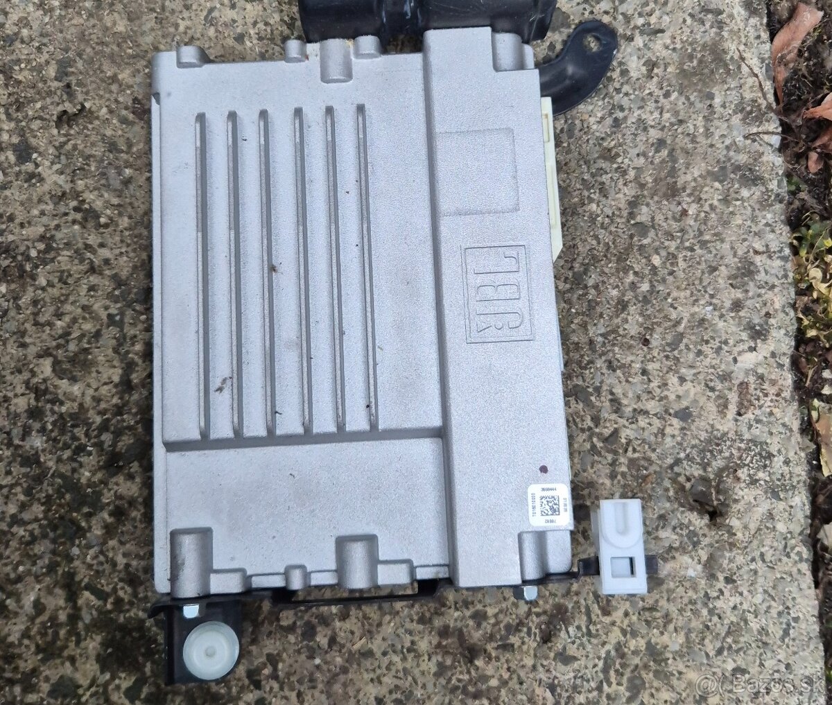 Predam original zosilňovač JBL do toyota corolla - 3