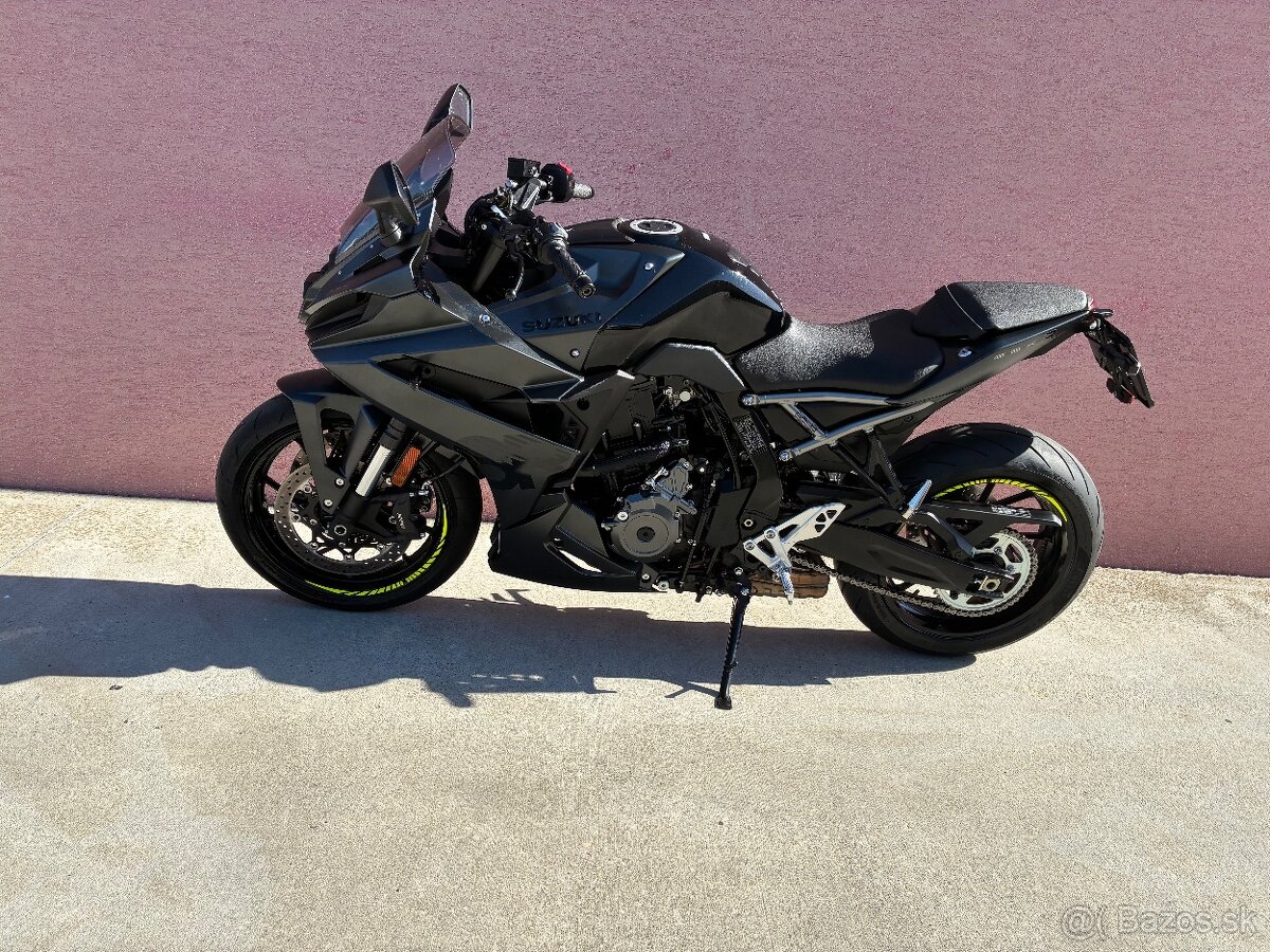 Suzuki GSX8R - 3