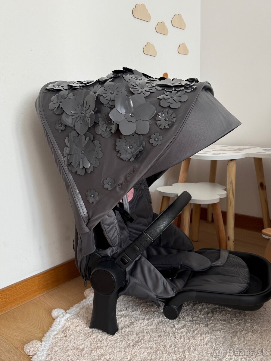 Poťah Cybex priam 4.0 simply flowers grey nový - 3
