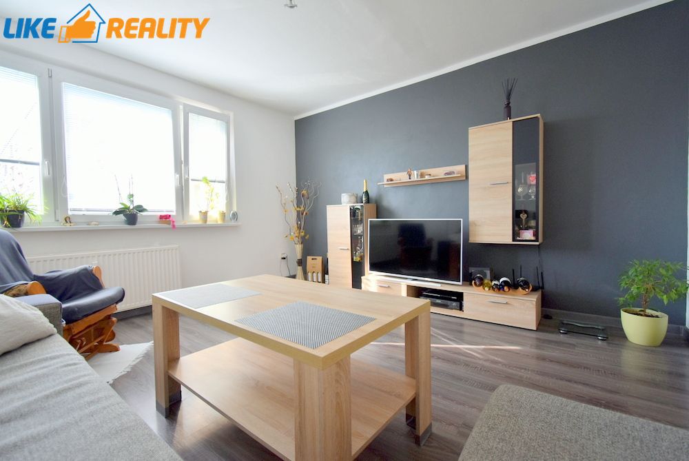 Udržiavaný 3-izb byt s parkovaním v Záturčí - 3