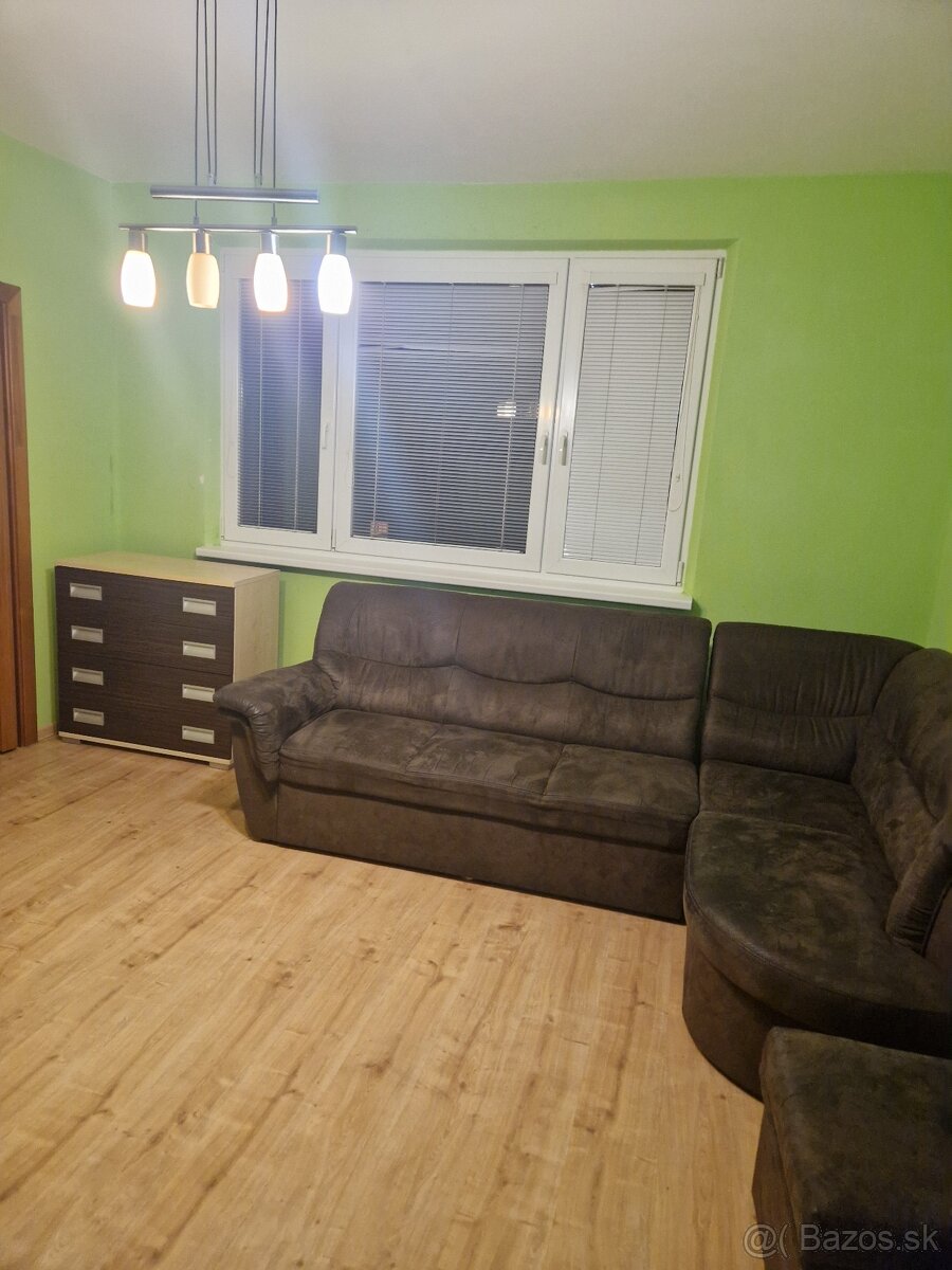 3 izb. byt po rekonštrukcií s loggiou , Sídl. Sekčov - 3