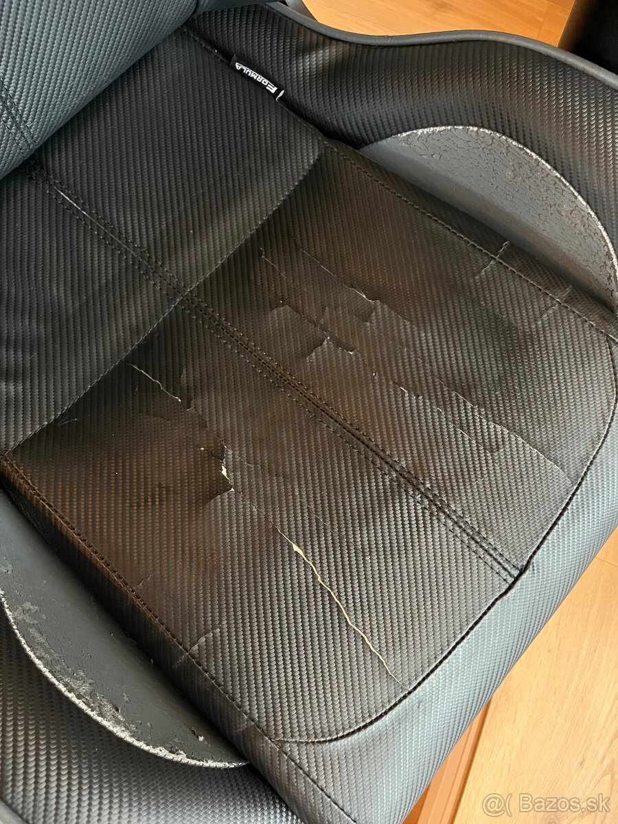 Predam stolicku DxRacer Formula - 3