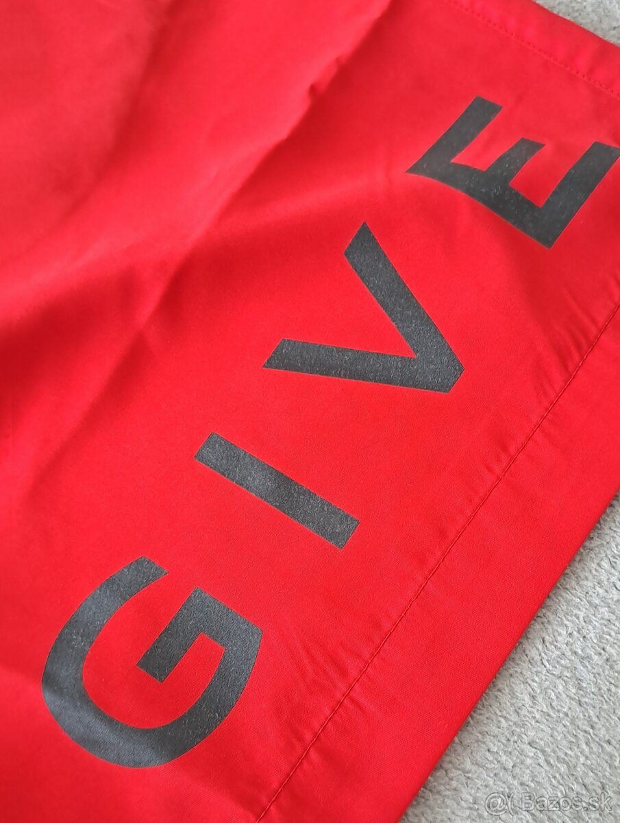 GIVENCHY PLAVKY - 3