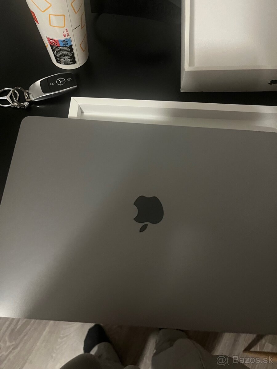 MAC BOOK PRO - 3