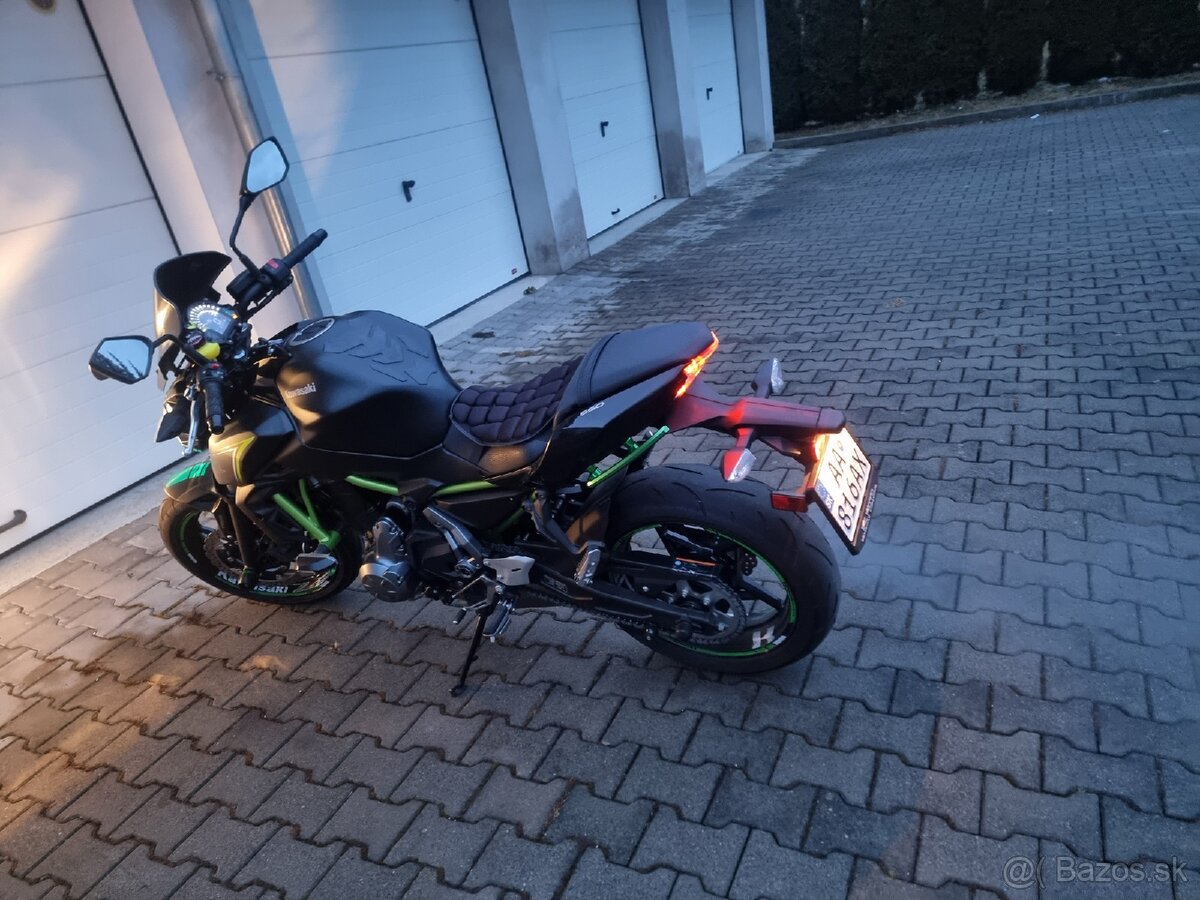 KAWASAKI Z650 - 3