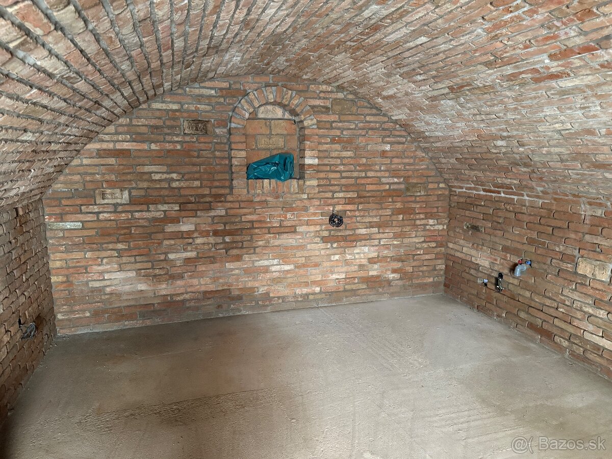 Ramenaty vinna pivnica tehla - 3