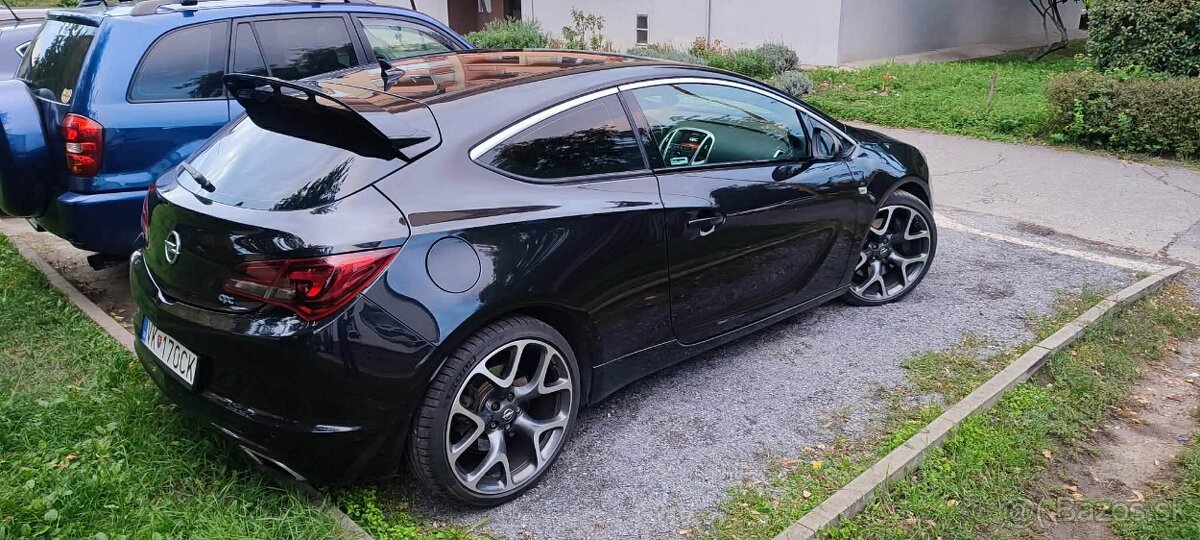 Opel Astra J OPC - 3