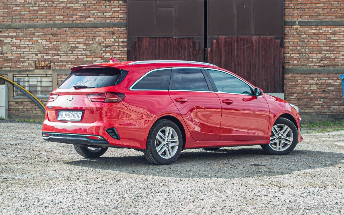 Kia Ceed SW 1.6 CRDi 136k Gold A/T - 3