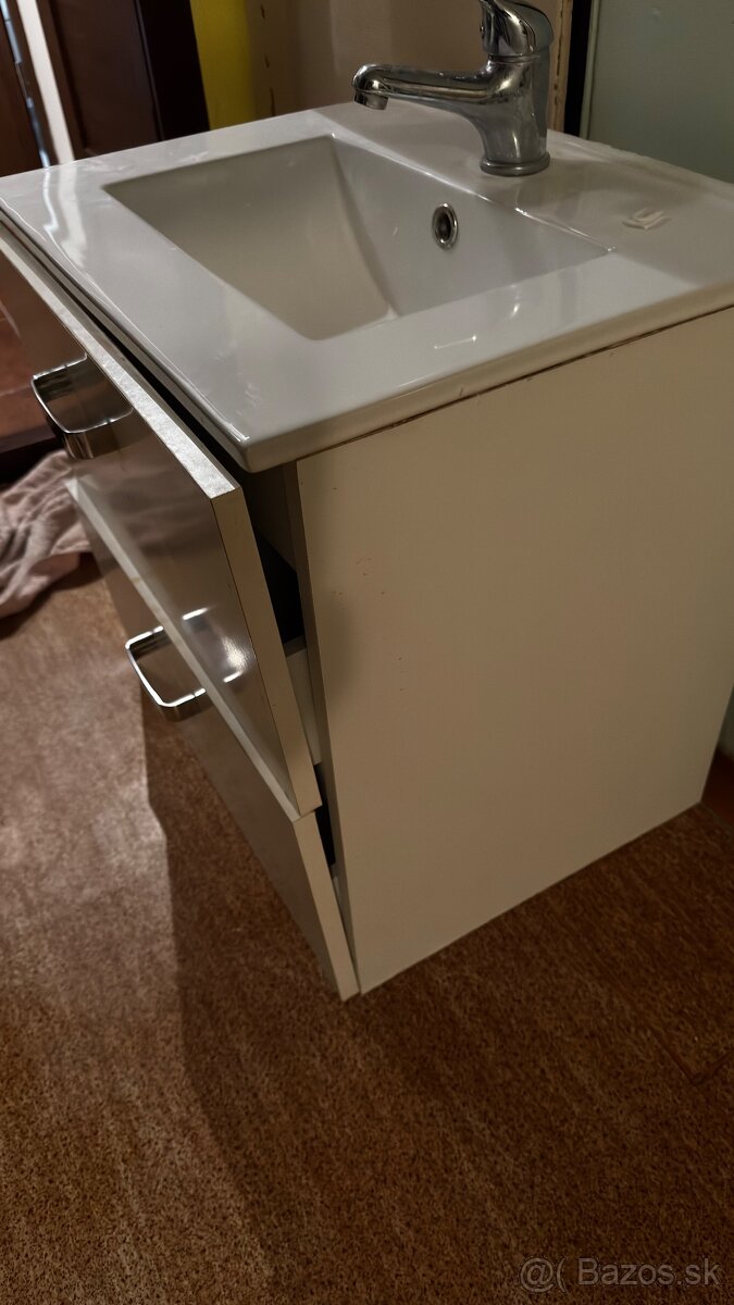 Skrinka pod umývadlo s umyvadlom a batériou - 3